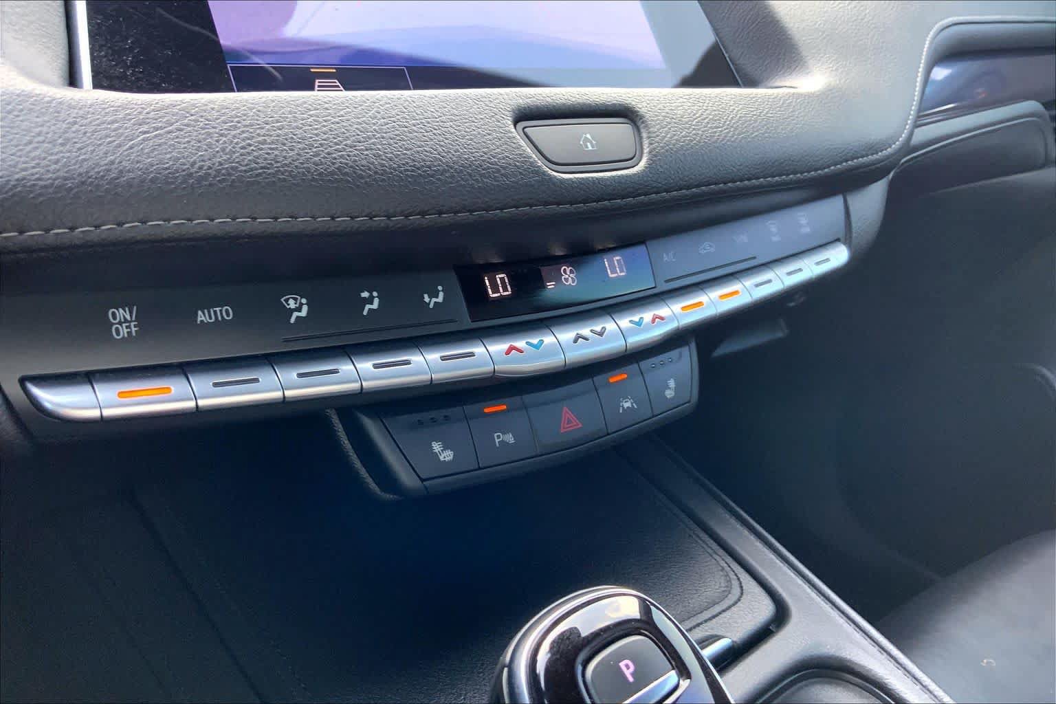 Used 2023 Cadillac XT4 Luxury w/ Cold Weather Package FWD image 66