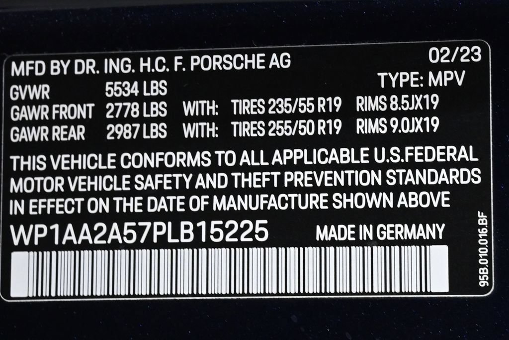 Used 2023 Porsche Macan AWD/4WD image 28
