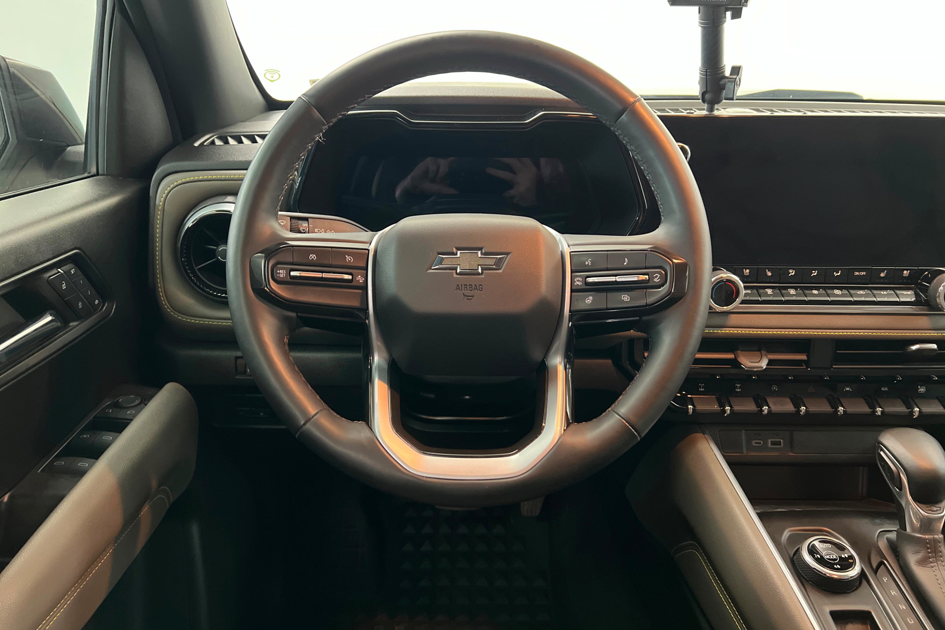 Used 2024 Chevrolet Colorado ZR2 w/ ZR2 Bison Edition AWD/4WD image 13