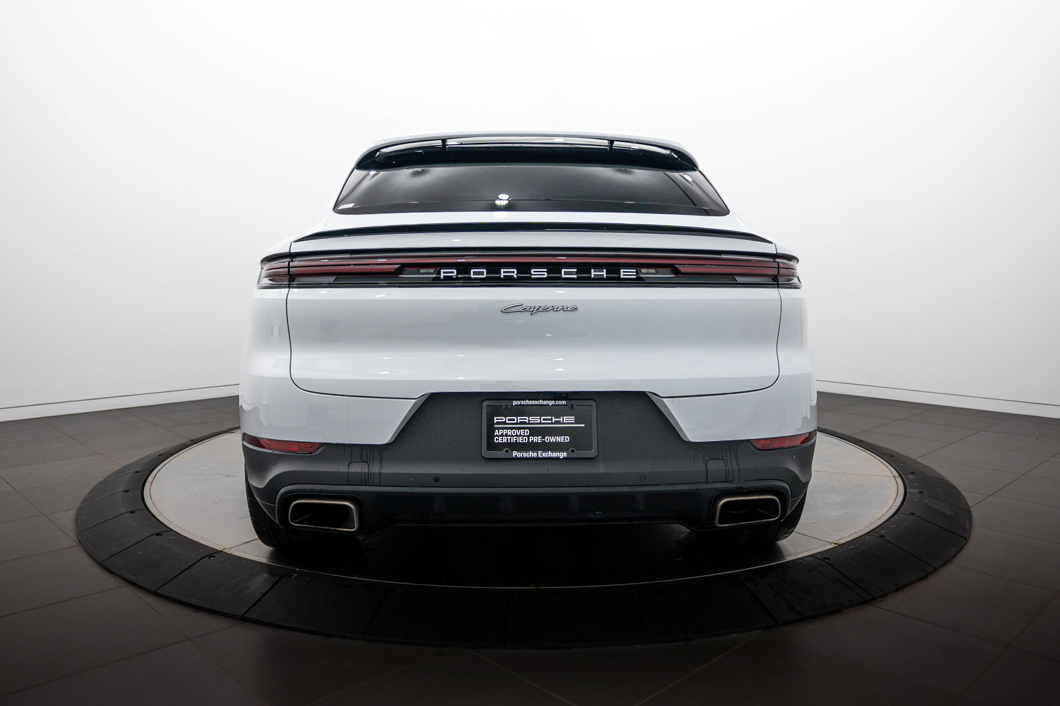 Certified 2025 Porsche Cayenne E-Hybrid Coupe AWD/4WD image 6