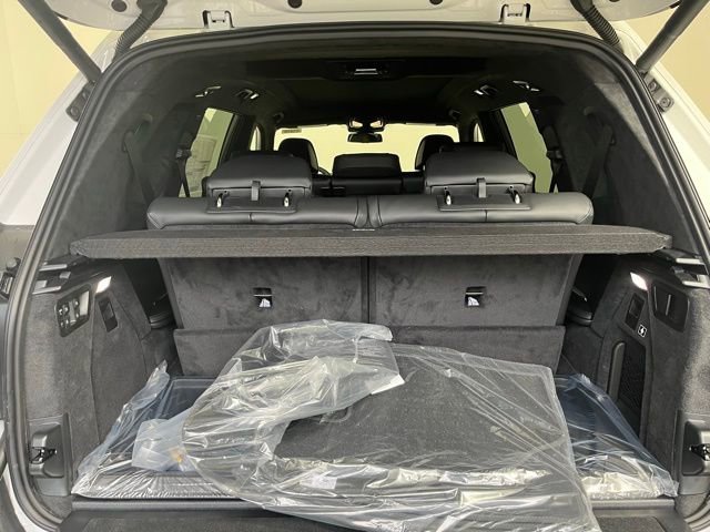 Used 2026 BMW X7 M60i image 22