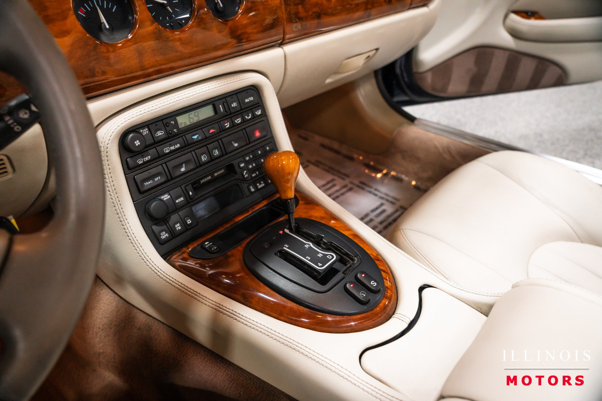 Used 2002 Jaguar XK8 Convertible RWD image 24