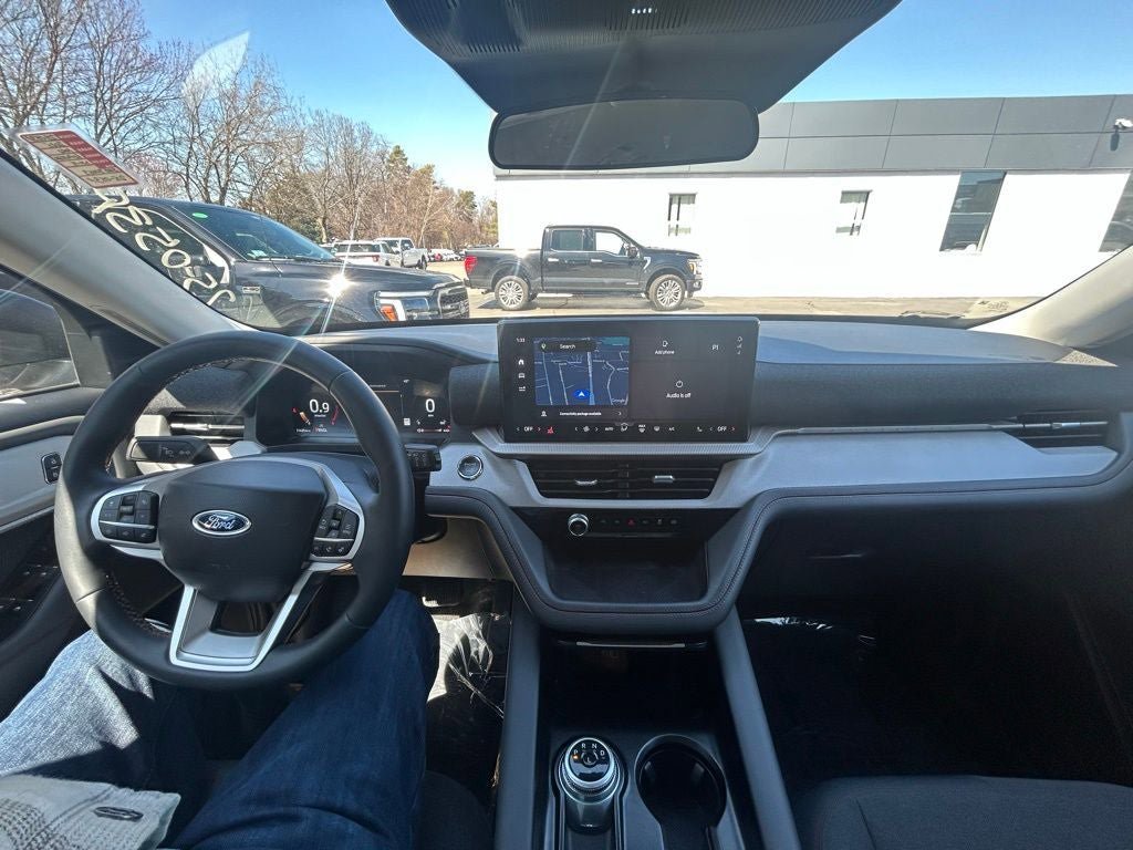 Used 2025 Ford Explorer Active image 24
