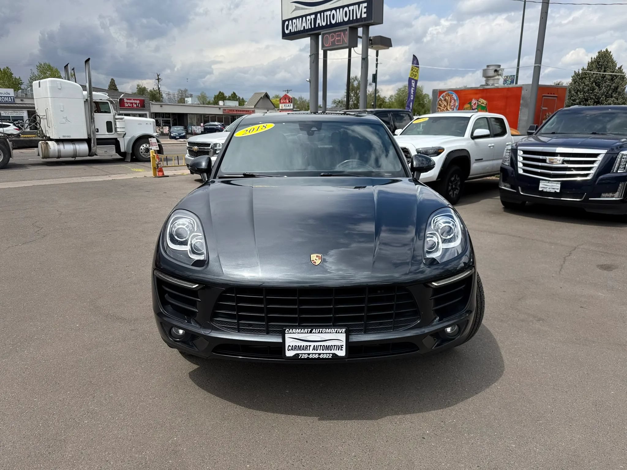 Used 2018 Porsche Macan Sport Edition AWD/4WD image 4