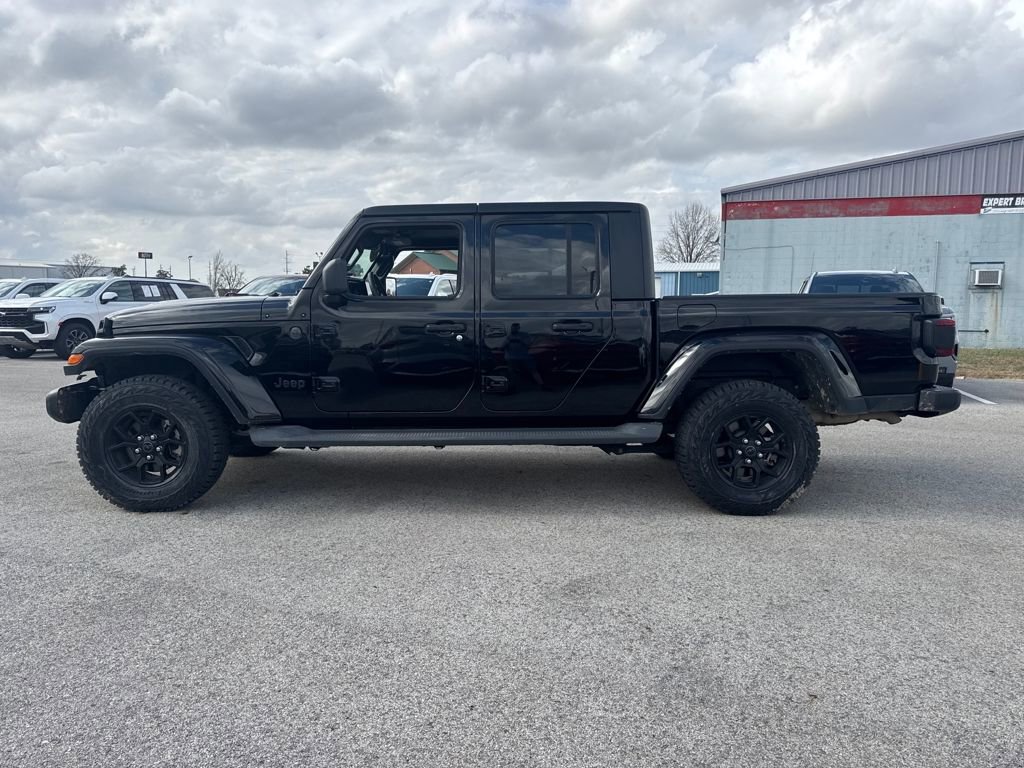 Used 2024 Jeep Gladiator Sport image 3