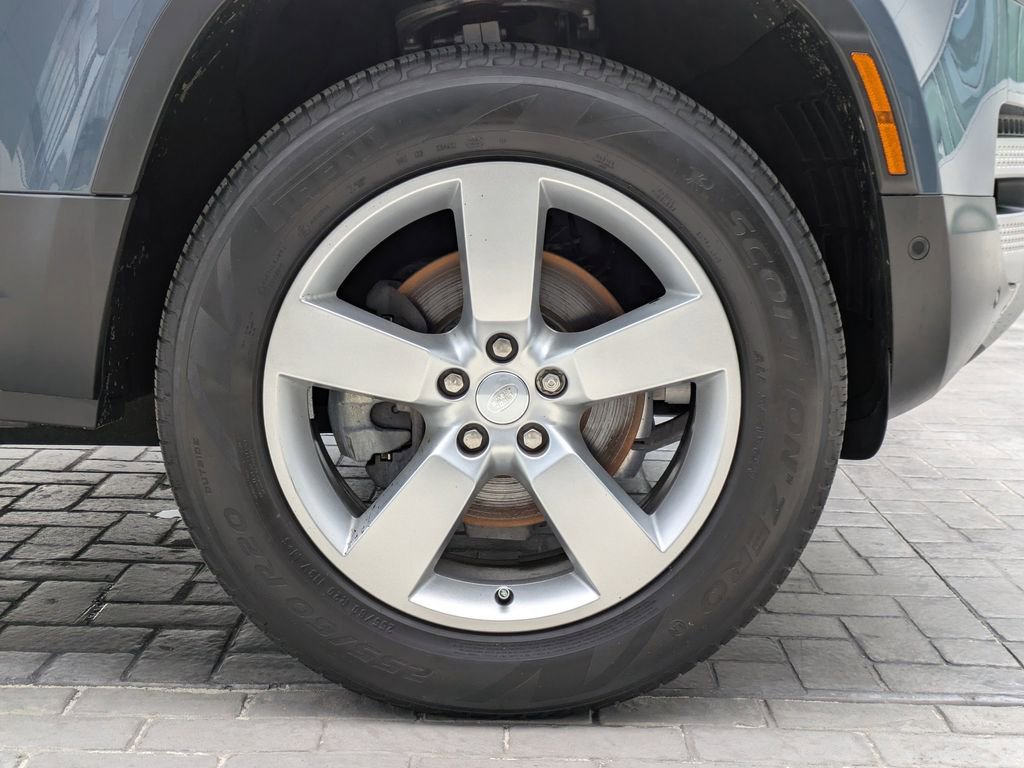 Used 2025 Land Rover Defender 110 S image 12