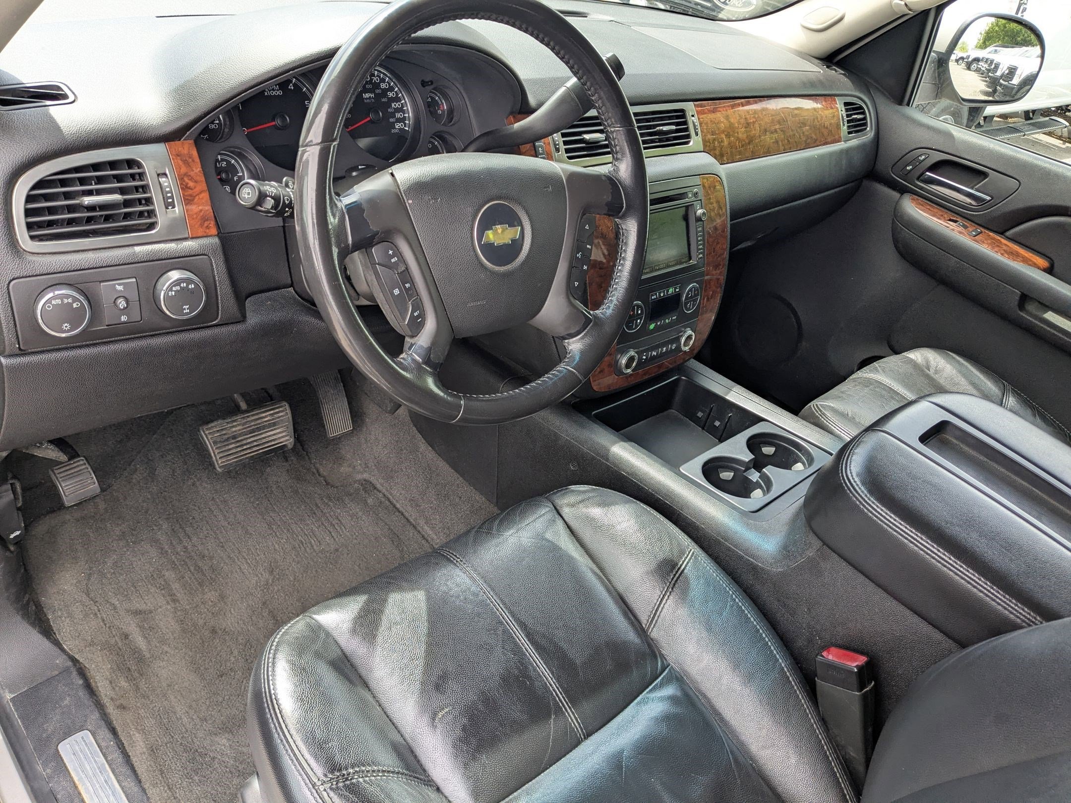 Used 2007 Chevrolet Tahoe LTZ w/ LTZ Preferred Equipment Group AWD/4WD image 17