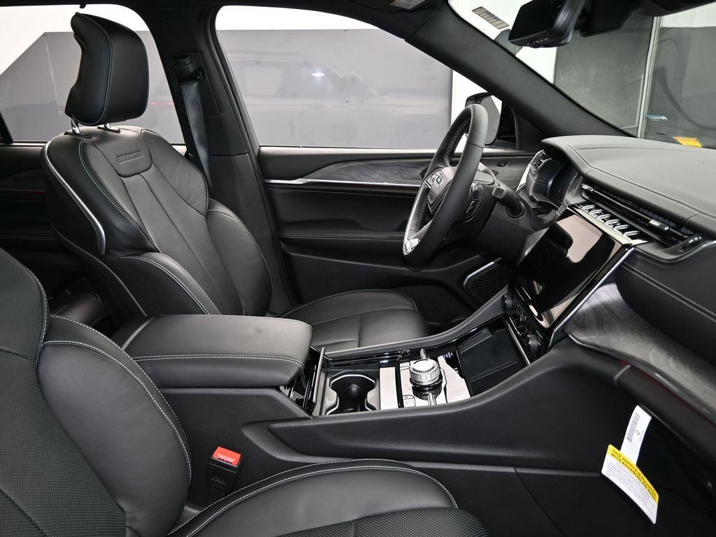 Used 2024 Jeep Grand Cherokee Overland w/ Luxury Tech Group IV image 52