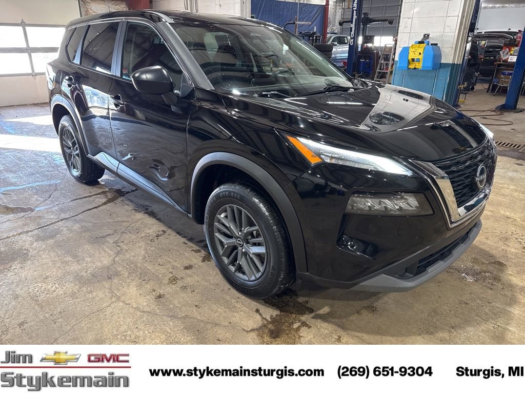 Used 2023 Nissan Rogue S image 7