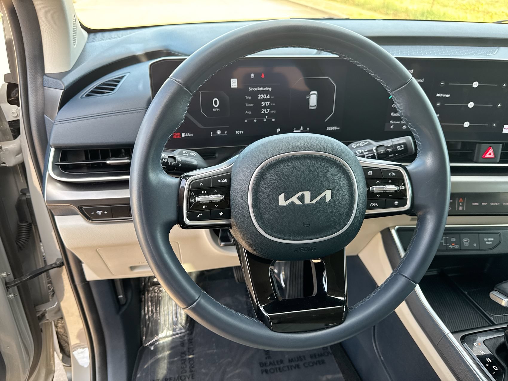 Used 2025 Kia Carnival SX FWD image 14