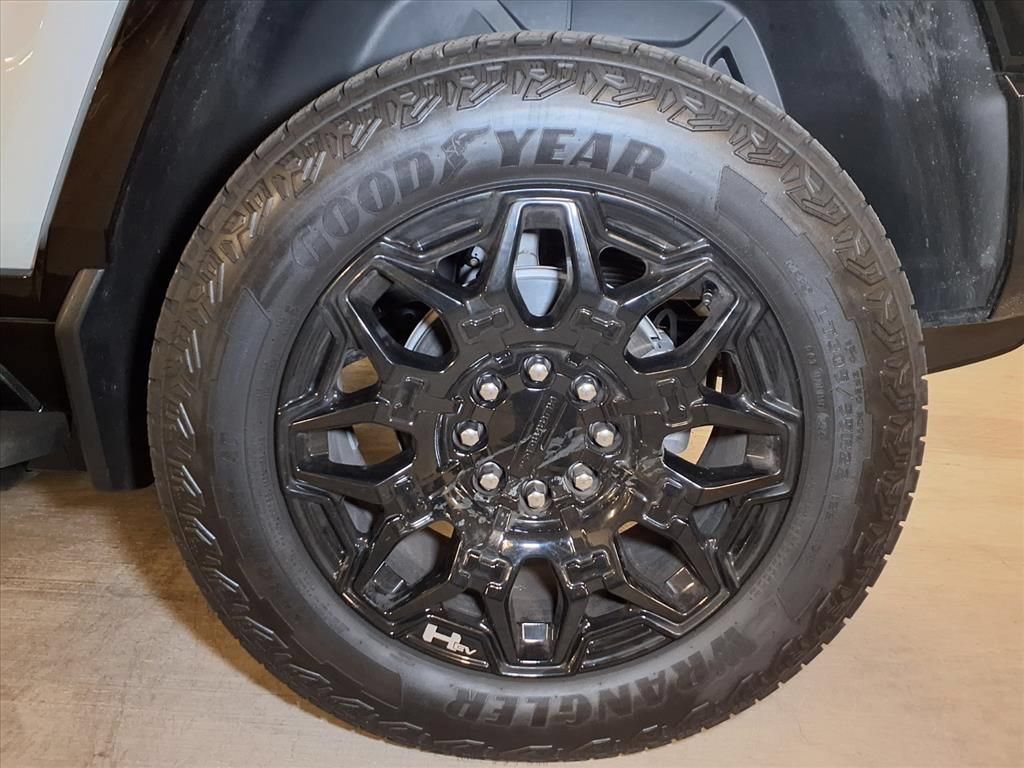 Used 2025 GMC Hummer EV 2X AWD/4WD image 21