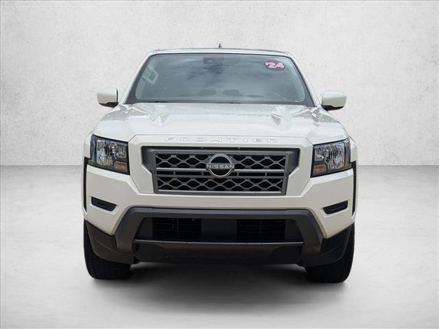 Used 2024 Nissan Frontier SV image 2