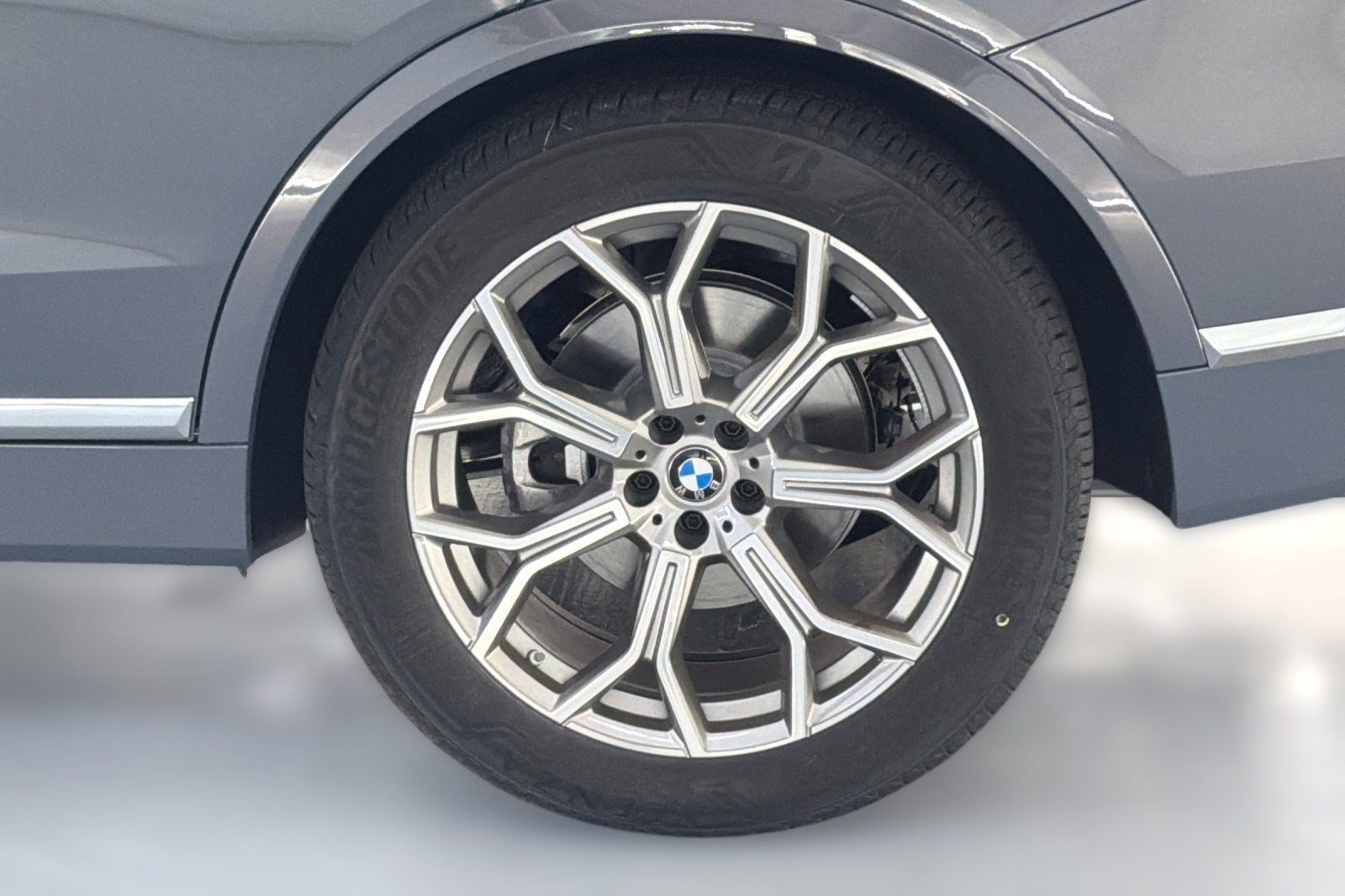 Used 2026 BMW X7 xDrive40i w/ Premium Package AWD/4WD image 13