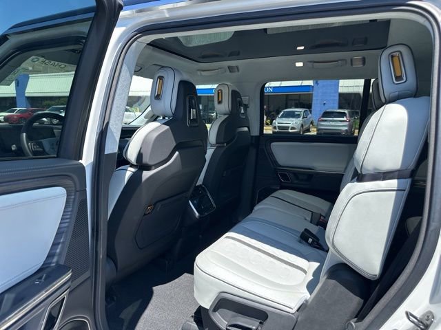 Used 2024 Rivian R1S Adventure AWD/4WD image 9