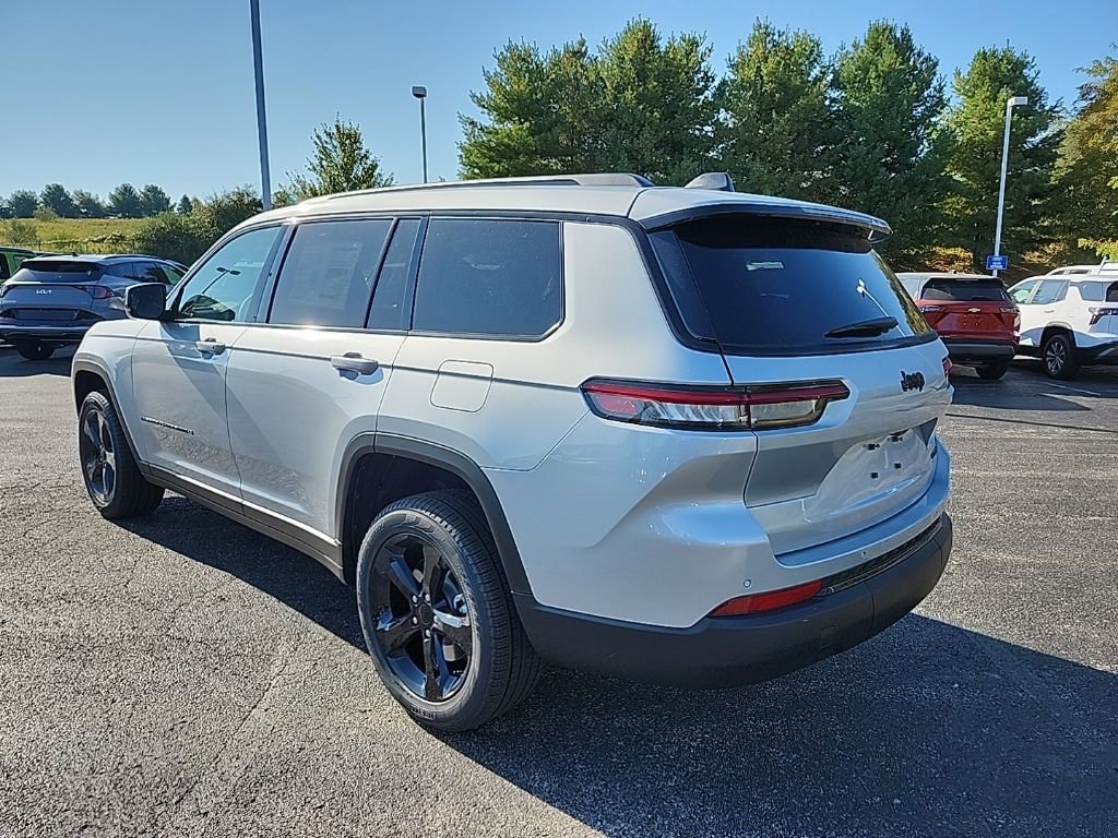 New 2025 Jeep Grand Cherokee L Limited w/ Black Appearance Package RWD image 5