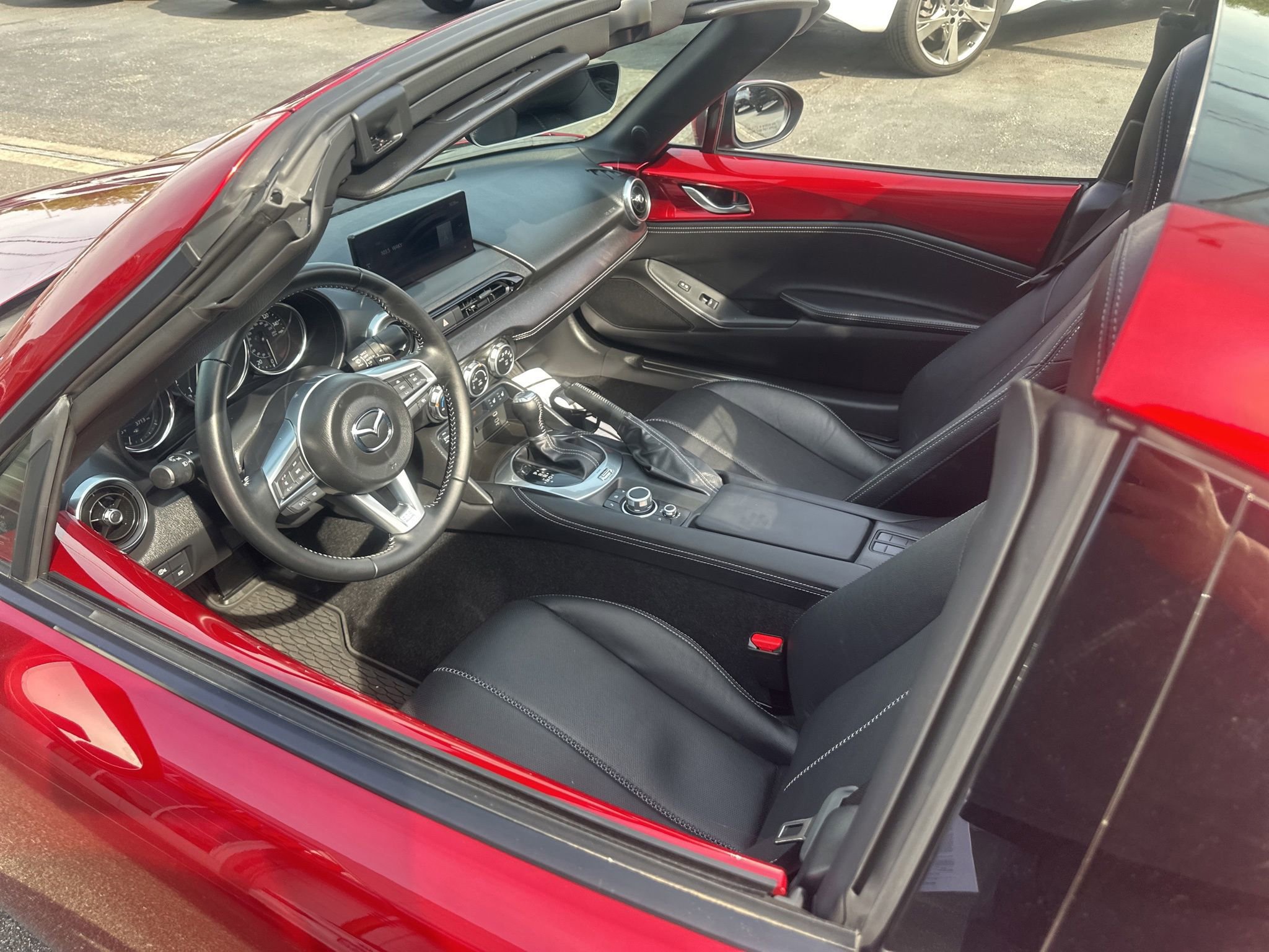 Used 2024 MAZDA MX-5 Miata RF Grand Touring image 13