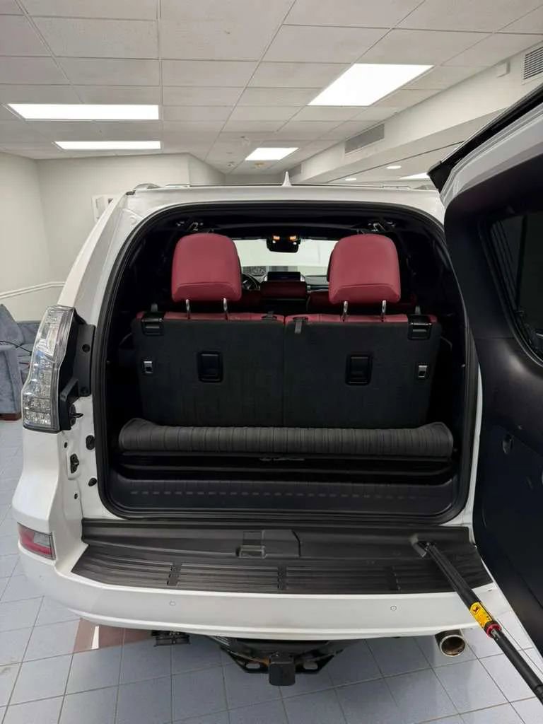 Used 2023 Lexus GX 460 Premium w/ Premium Package image 7