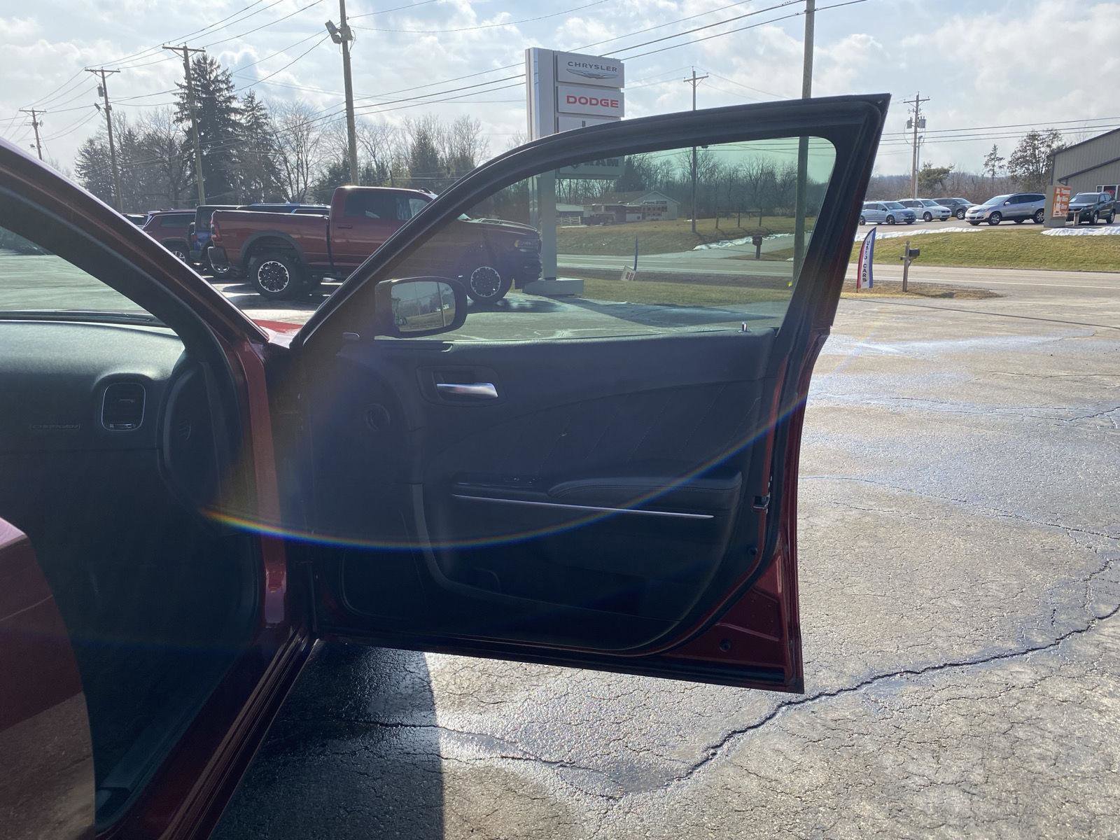 Used 2018 Dodge Charger GT image 33