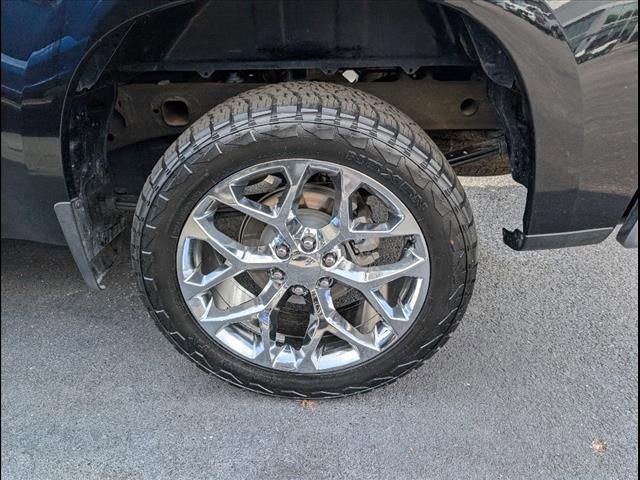 Used 2025 Chevrolet Silverado 1500 LT image 4