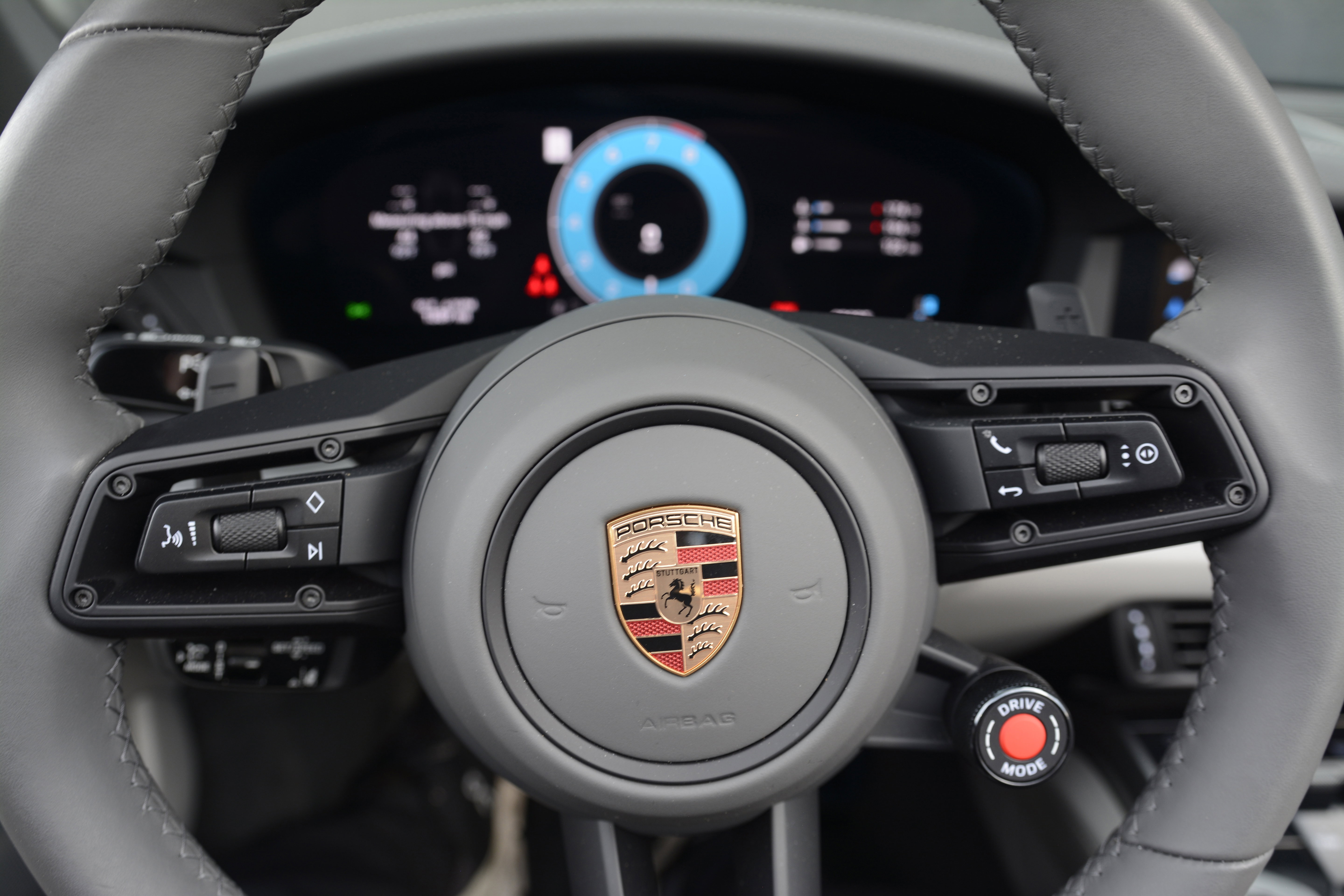 Certified 2025 Porsche 911 Carrera RWD image 17