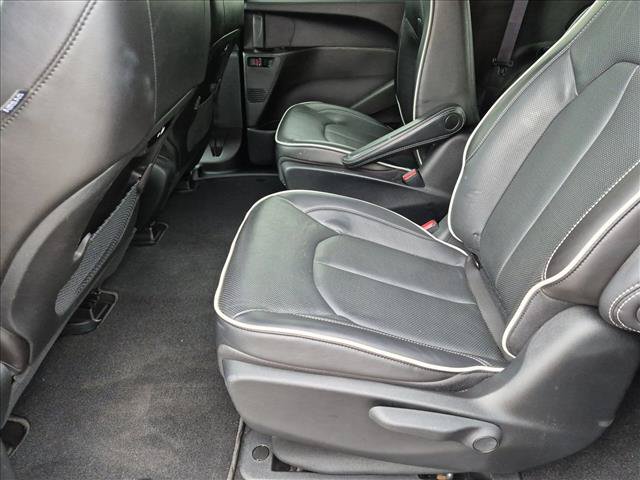Used 2023 Chrysler Pacifica Limited w/ S Appearance Package FWD image 20