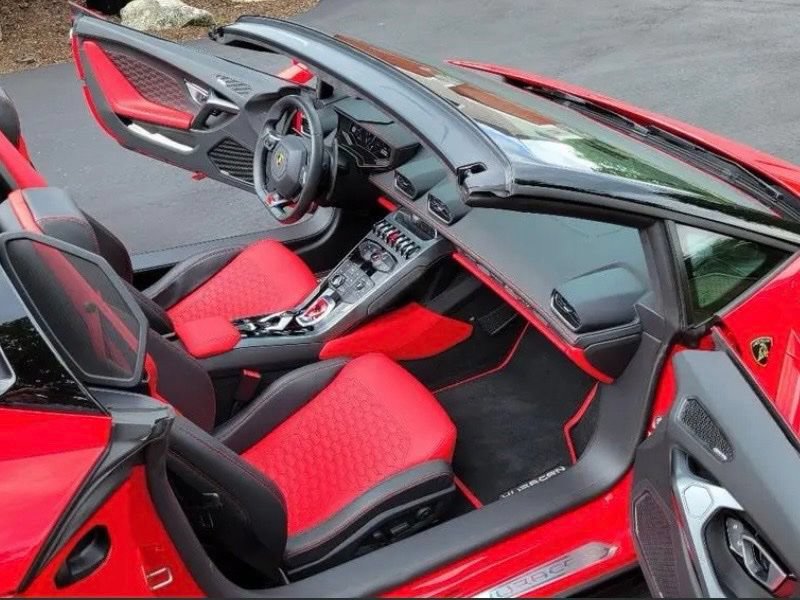 Used 2019 Lamborghini Huracan LP 580-2 RWD image 10