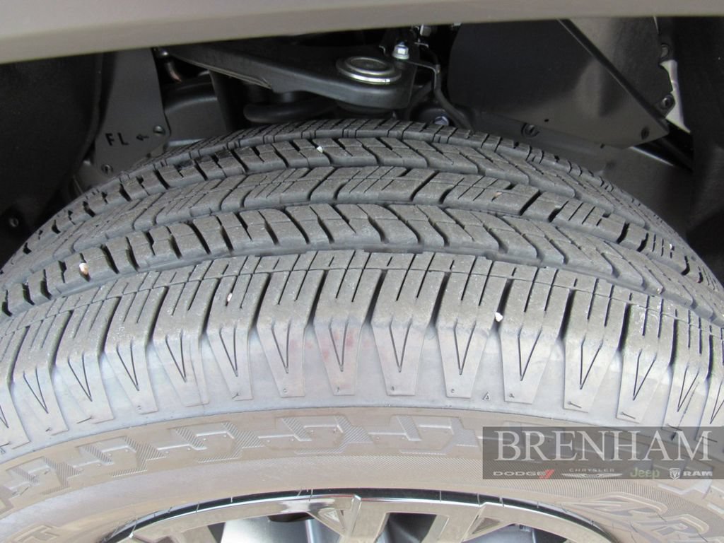 Used 2025 Toyota Tundra SR5 AWD/4WD image 16