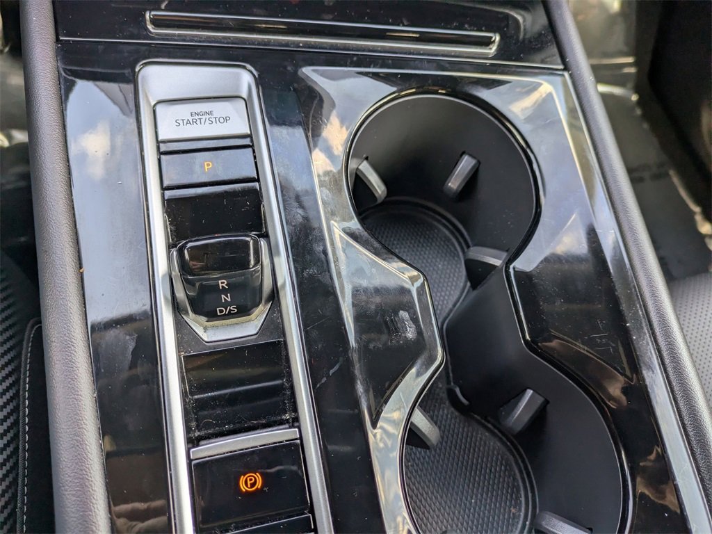 Used 2025 Volkswagen Atlas Cross Sport SE image 24