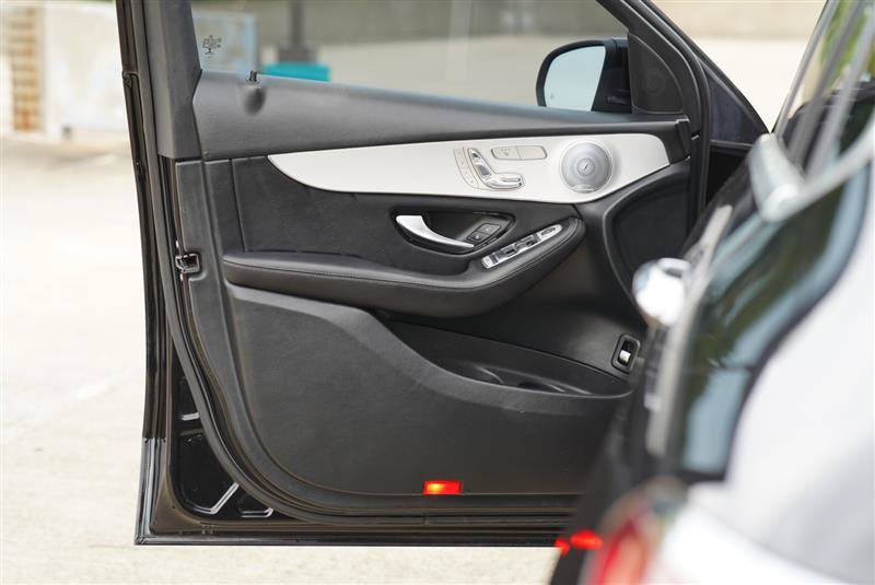 Used 2019 Mercedes-Benz GLC 300 4MATIC Coupe image 45