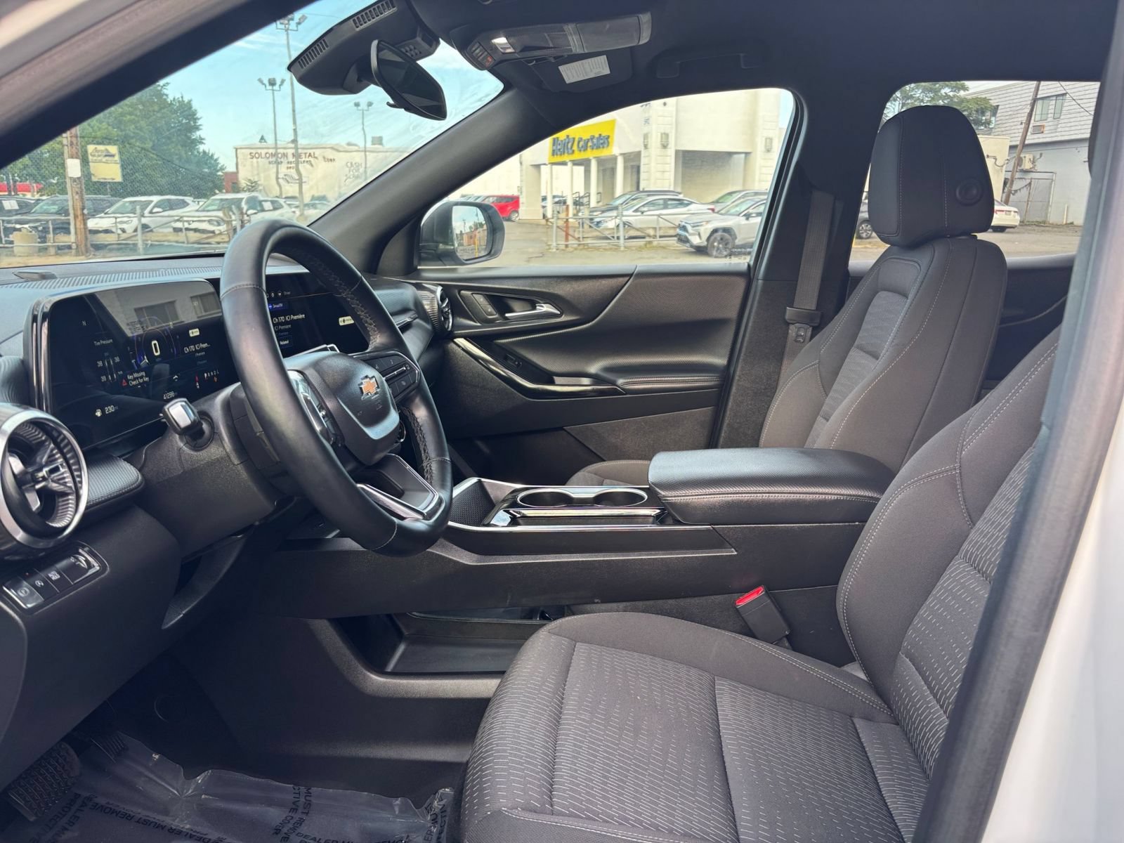 Used 2025 Chevrolet Equinox LT FWD image 25