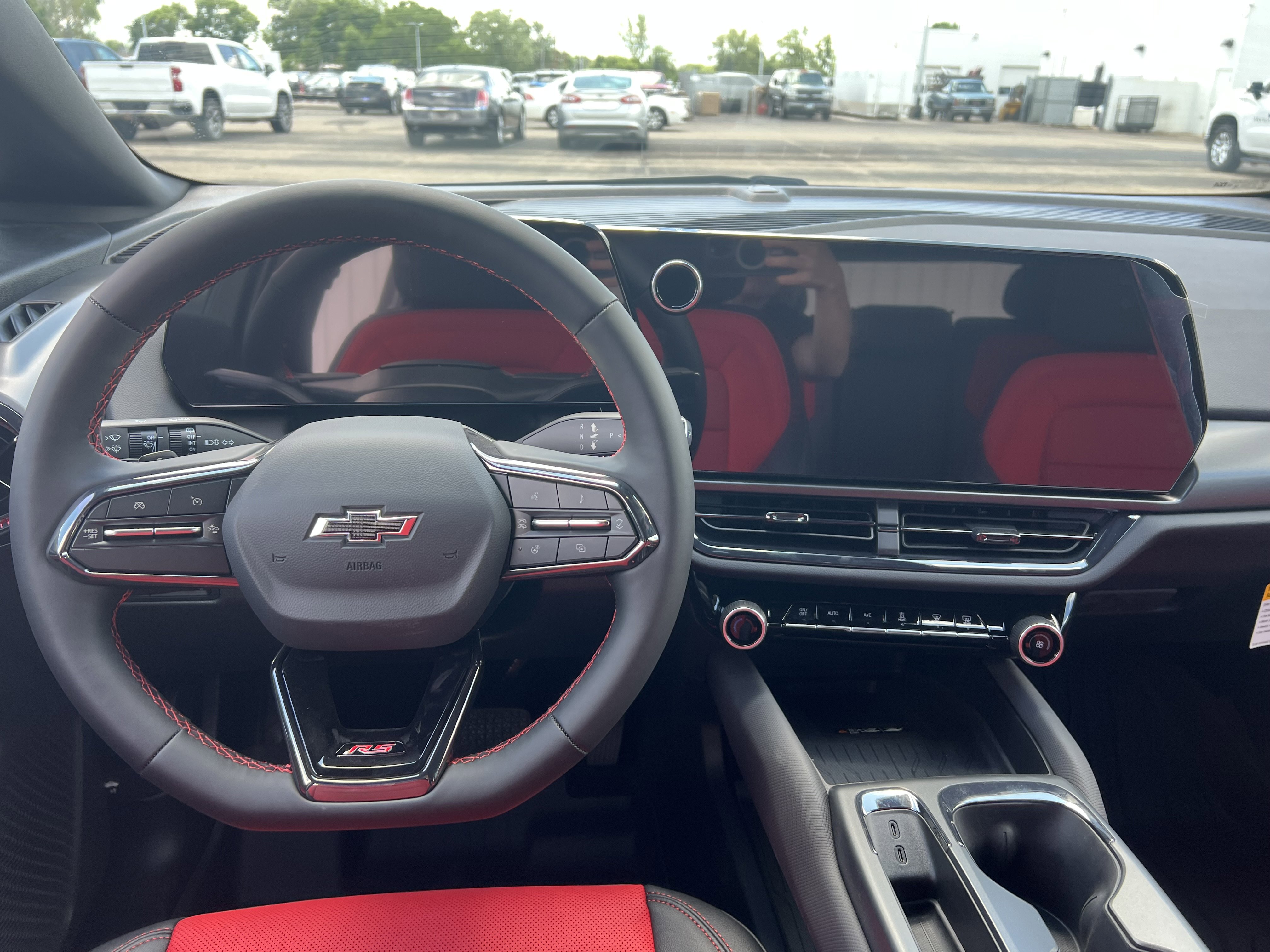 New 2025 Chevrolet Equinox EV RS image 7