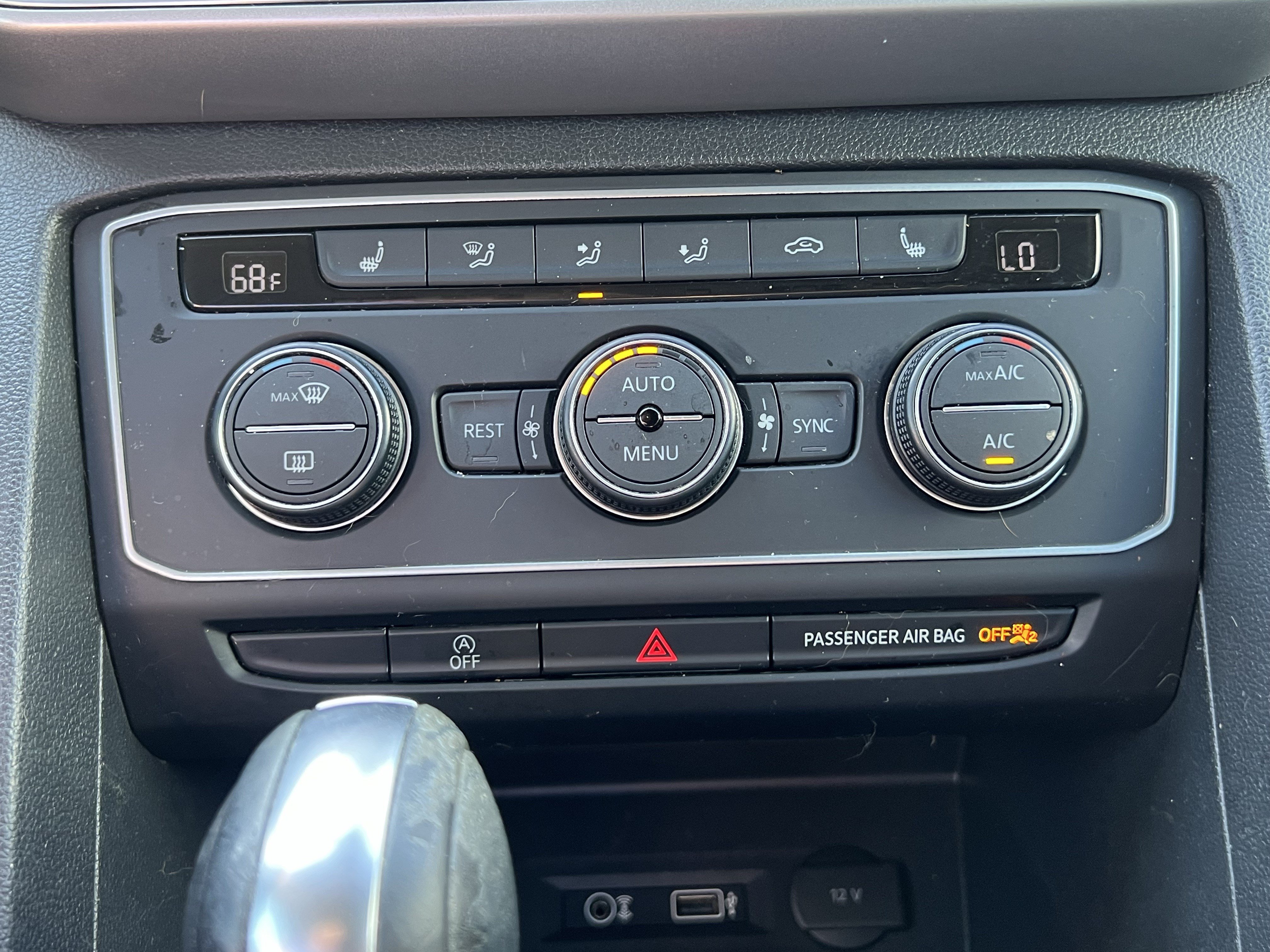 Used 2019 Volkswagen Atlas SE w/ Towing Package AWD/4WD image 30
