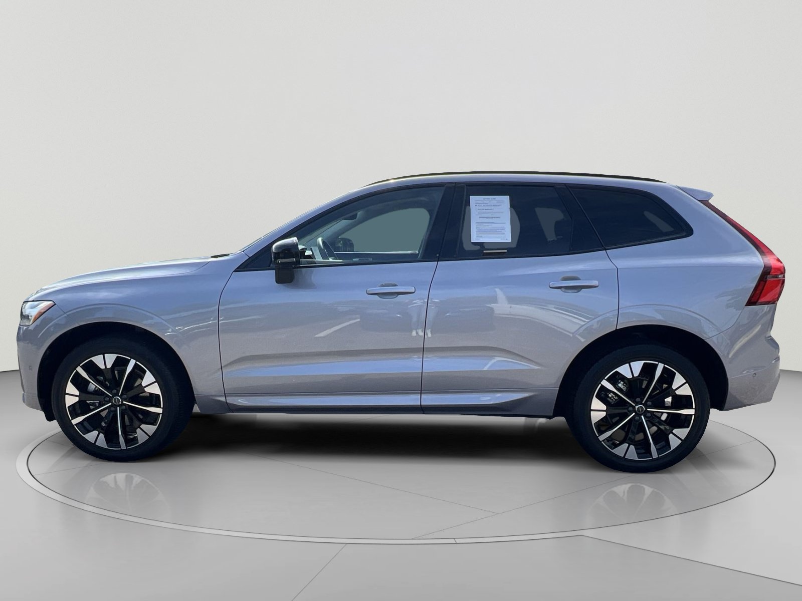 Used 2026 Volvo XC60 B5 Plus w/ Climate Package AWD/4WD image 2