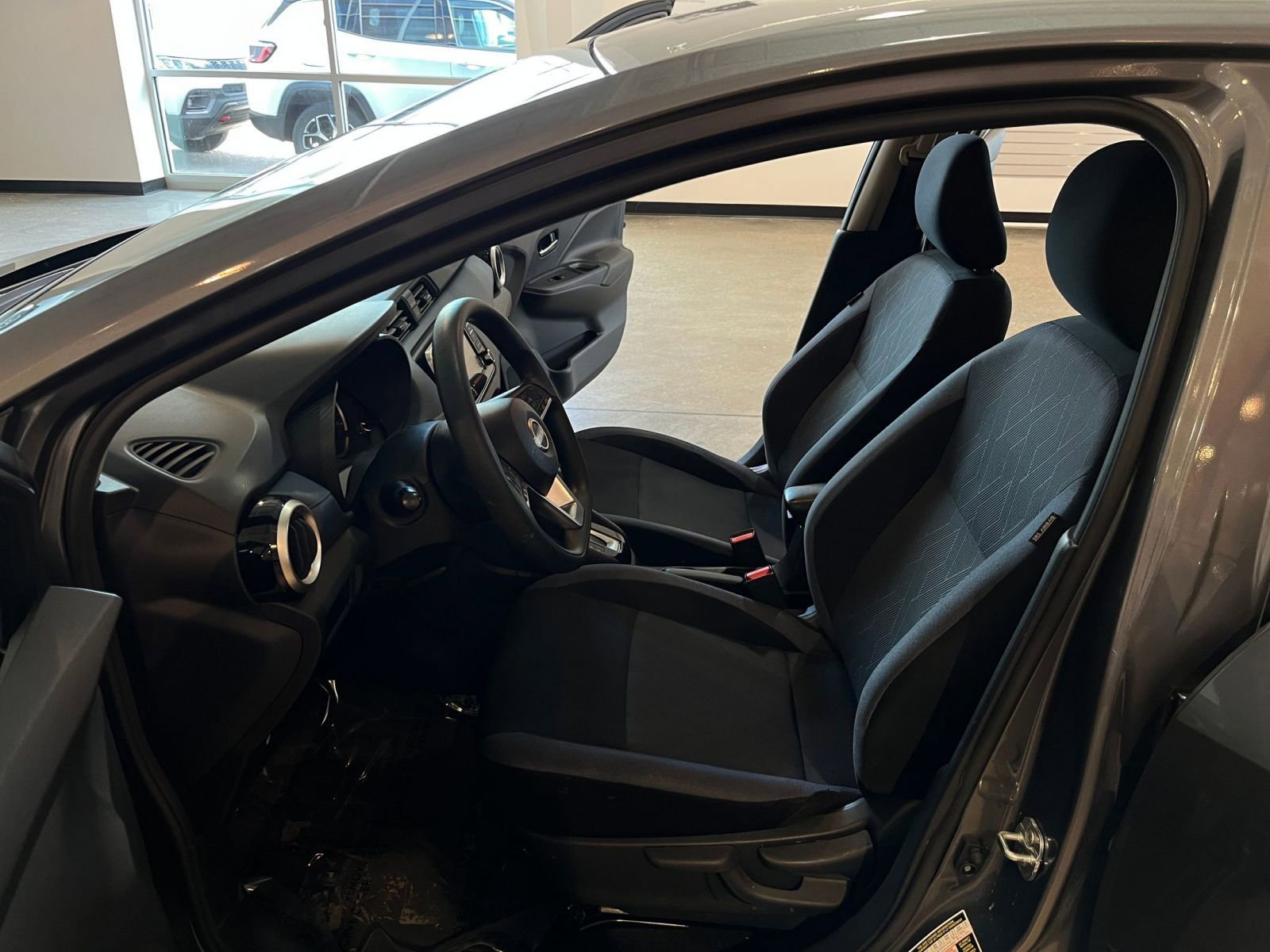 Used 2025 Nissan Versa SV image 25