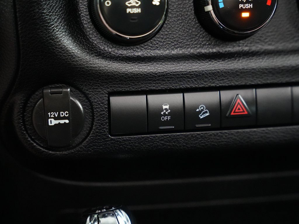 Used 2013 Jeep Wrangler Sport w/ Connectivity Group AWD/4WD image 21