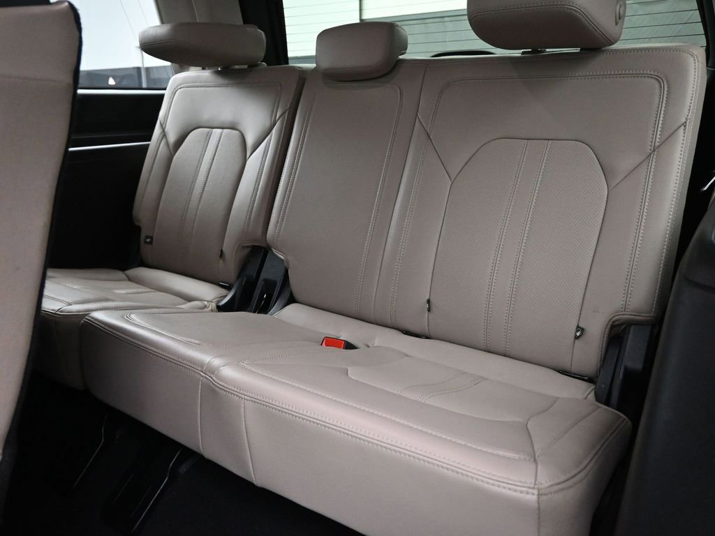 Used 2024 Ford Expedition Limited image 22