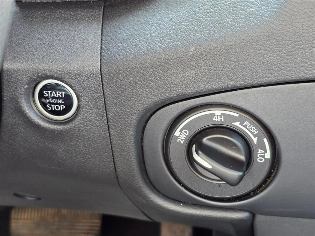 Used 2023 Nissan Frontier SV w/ Technology Package AWD/4WD image 17