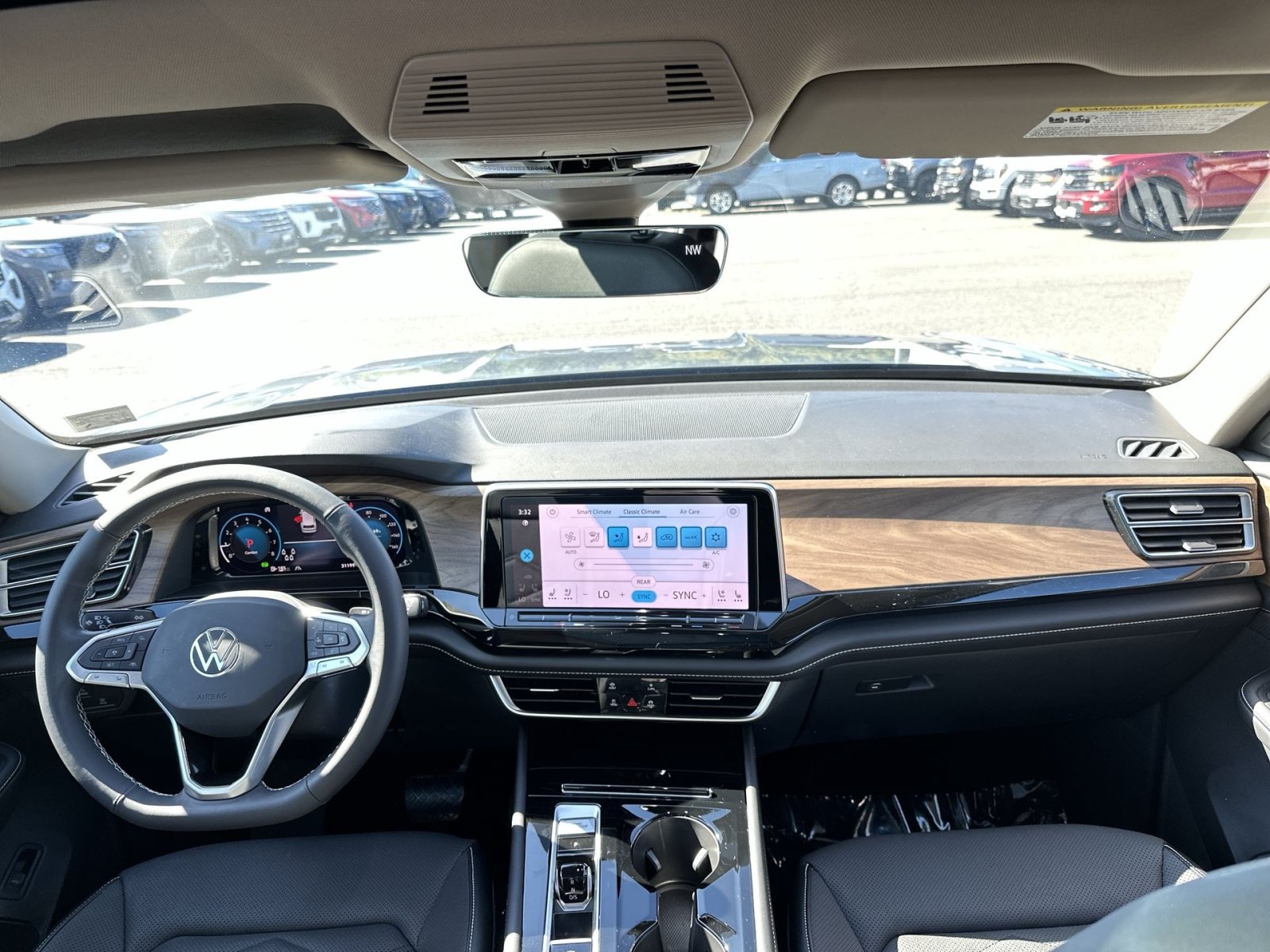 Used 2024 Volkswagen Atlas SE AWD/4WD image 24