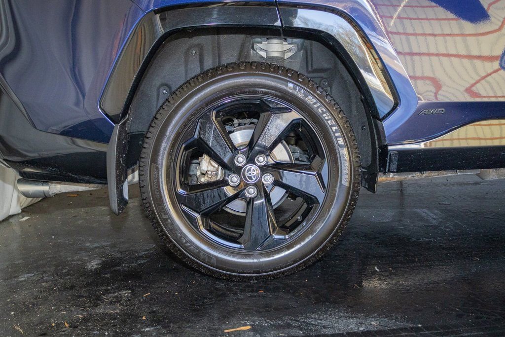 Used 2021 Toyota RAV4 XSE image 9