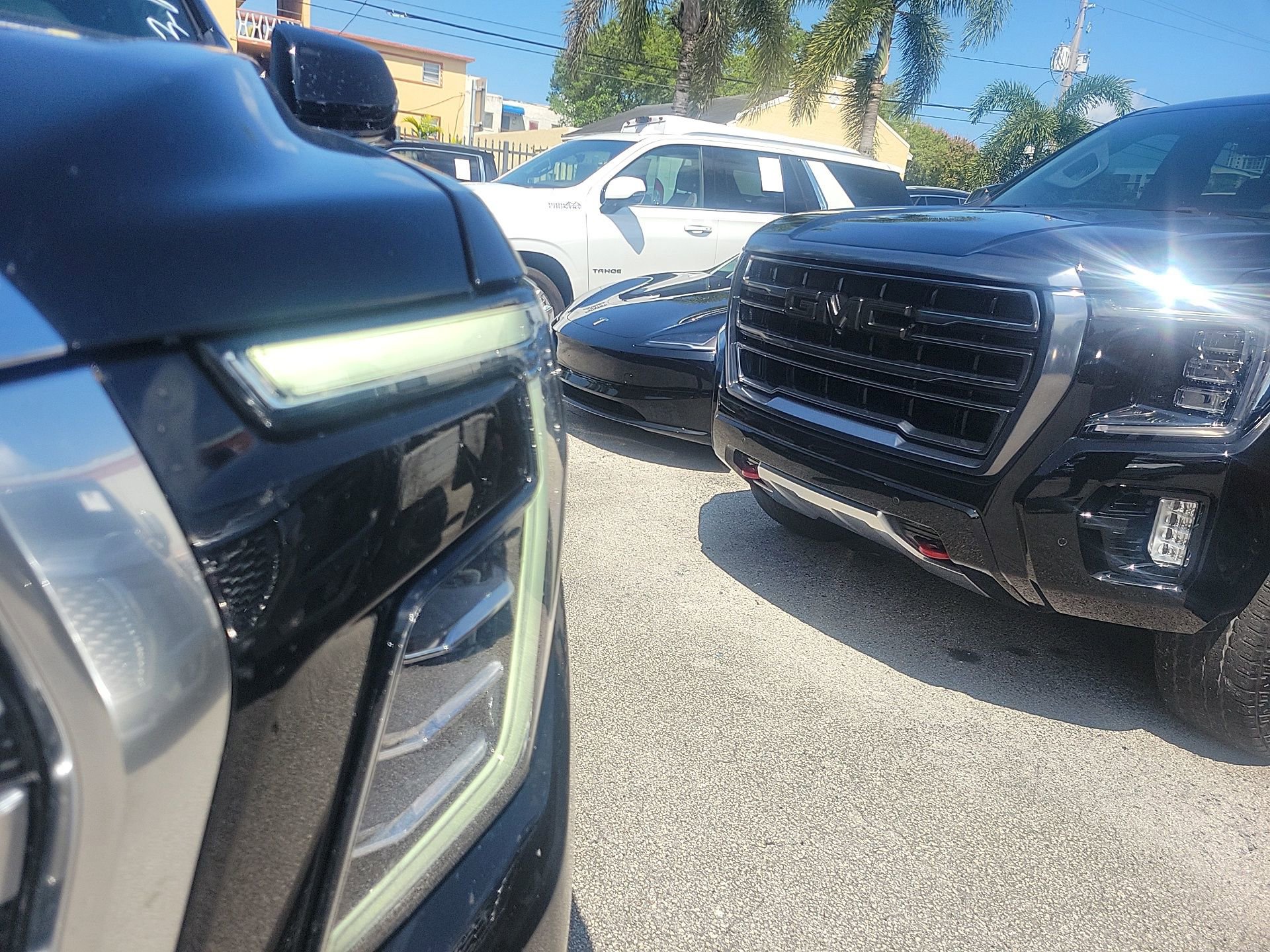 Used 2025 GMC Yukon XL Denali image 7