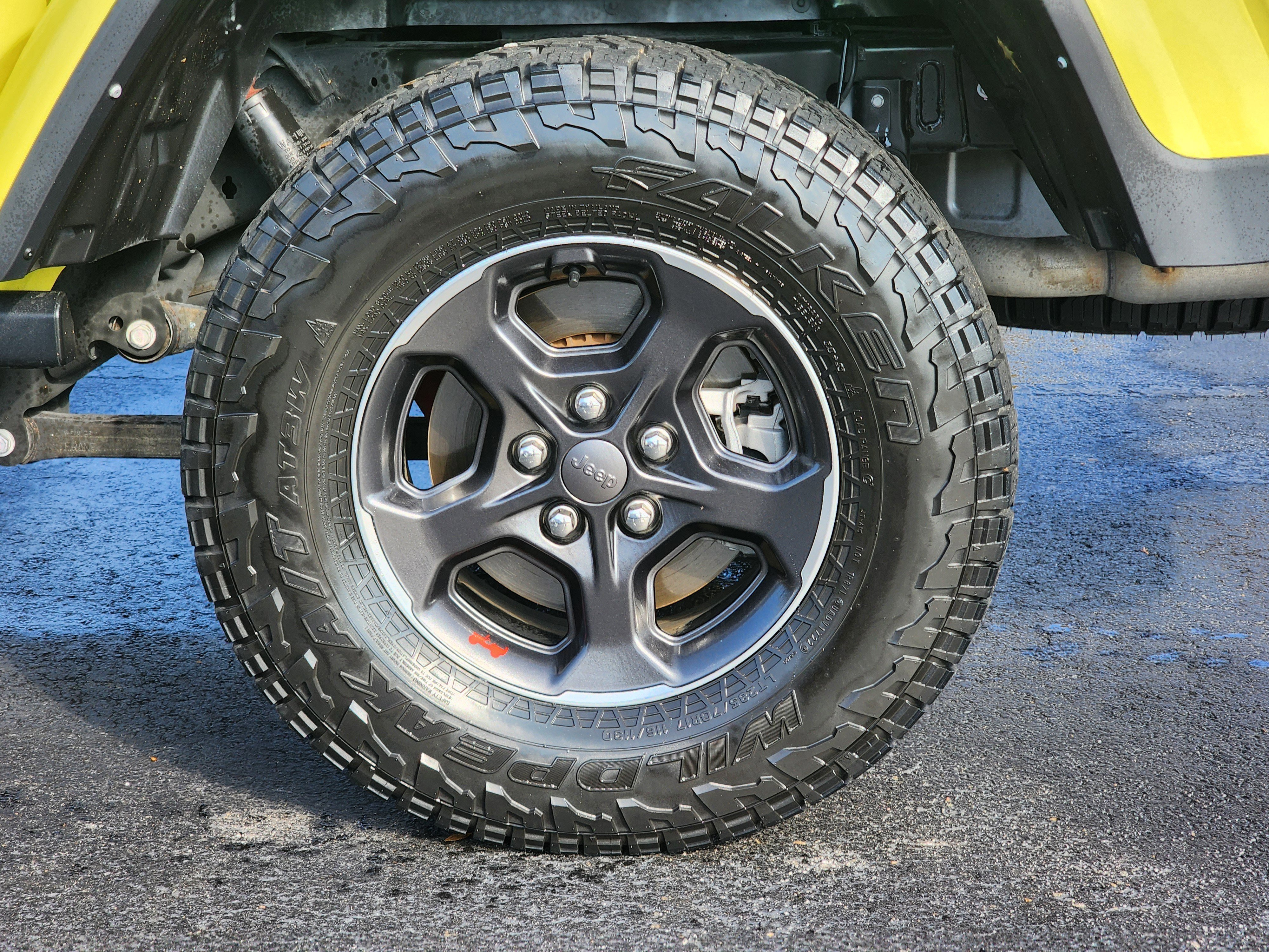 Used 2023 Jeep Gladiator Rubicon w/ LED Lighting Group image 12