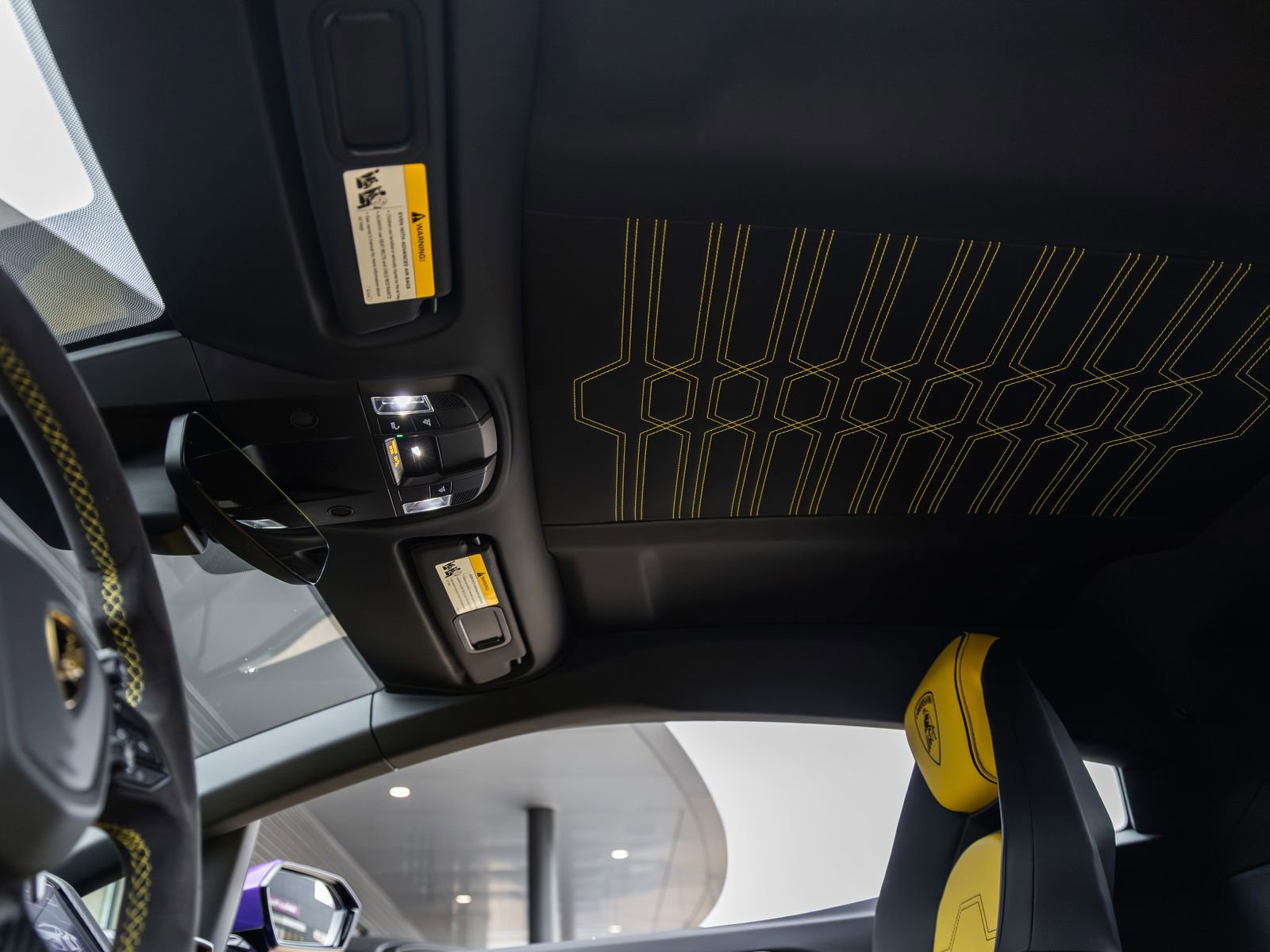 Used 2025 Lamborghini Revuelto AWD/4WD image 29