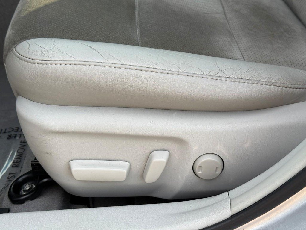 Used 2014 Toyota Camry XLE w/ Leather Package FWD image 20