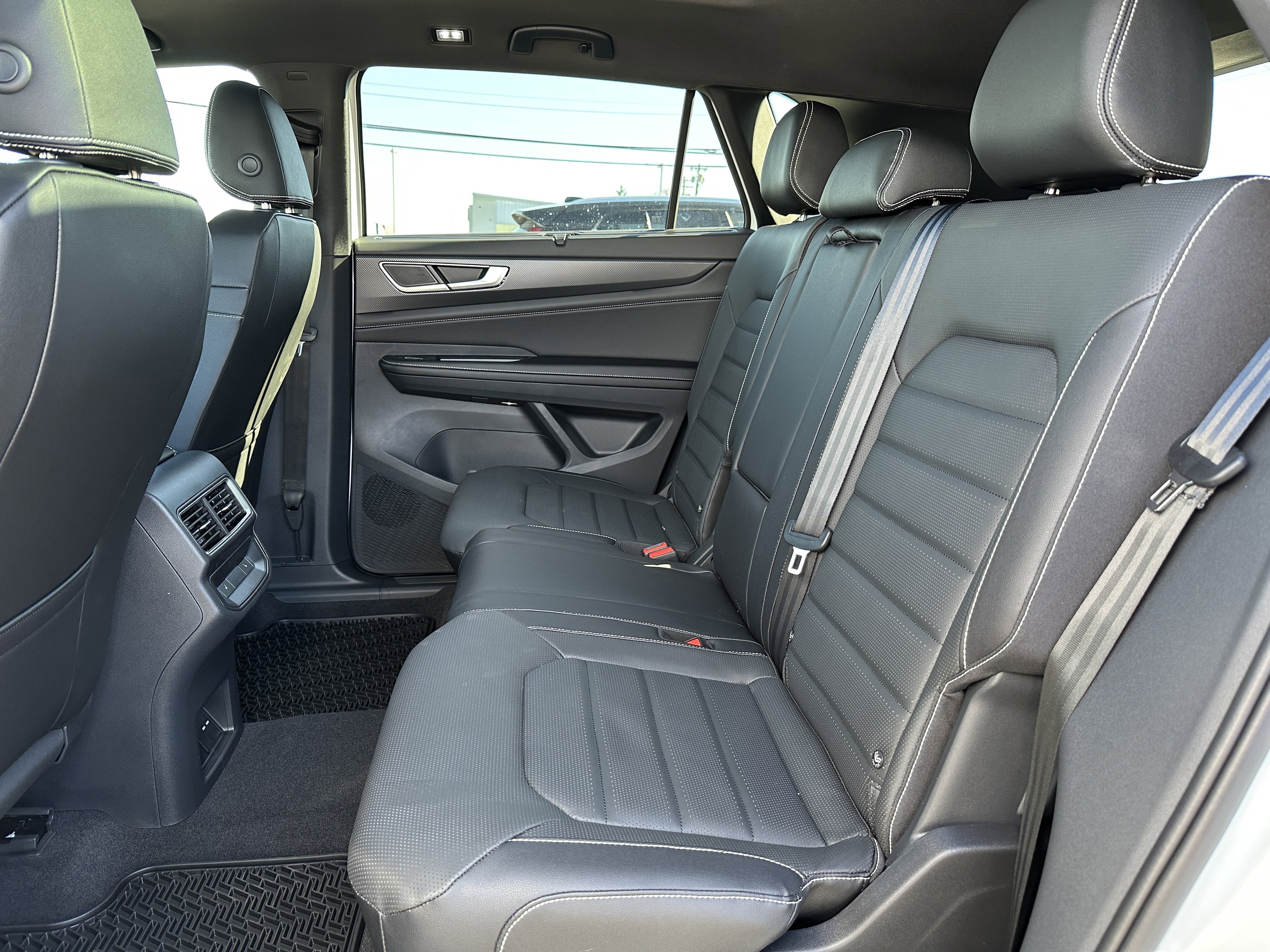 New 2026 Volkswagen Atlas Cross Sport SEL R-Line image 25