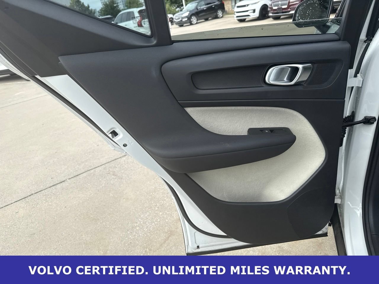 Certified 2026 Volvo XC40 B5 Plus AWD/4WD image 16