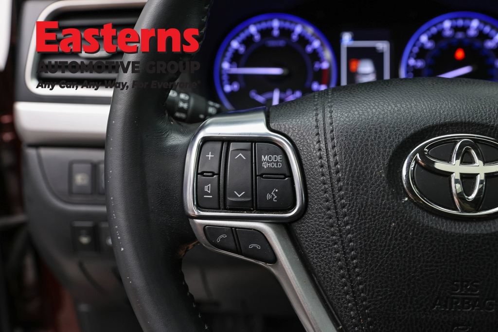 Used 2019 Toyota Highlander Limited Platinum AWD/4WD image 15