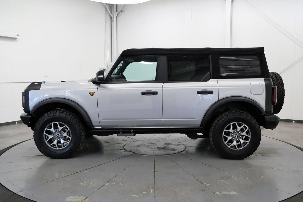 Used 2022 Ford Bronco Badlands AWD/4WD image 4