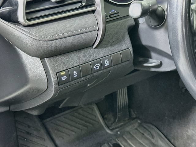 Used 2019 Toyota Camry XSE FWD image 14