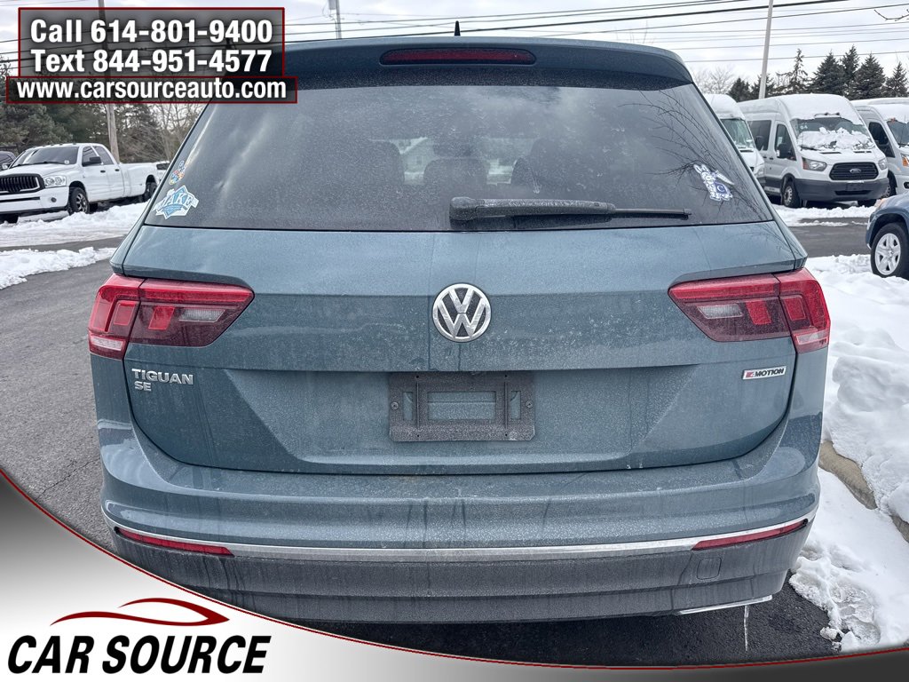 Used 2021 Volkswagen Tiguan SE w/ Panoramic Sunroof Package image 4