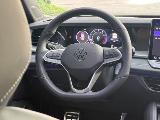 New 2026 Volkswagen Tiguan SE R-Line FWD image 18